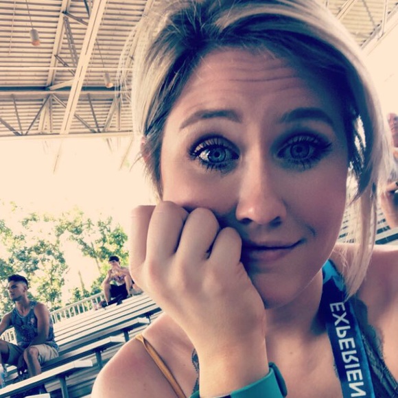 Meet your Posher, Katie - Picture 1 of 1